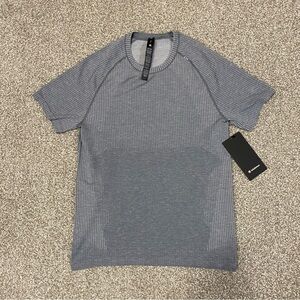 Lululemon Metal Vent Tech Short Sleeve